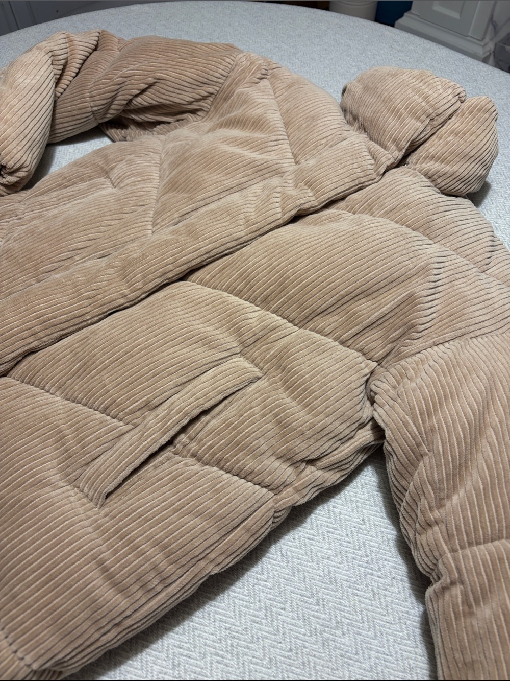 Joe Fresh Corduroy Cloud Puff Jacket in Tan.  Size Small - Picture 2 of 9